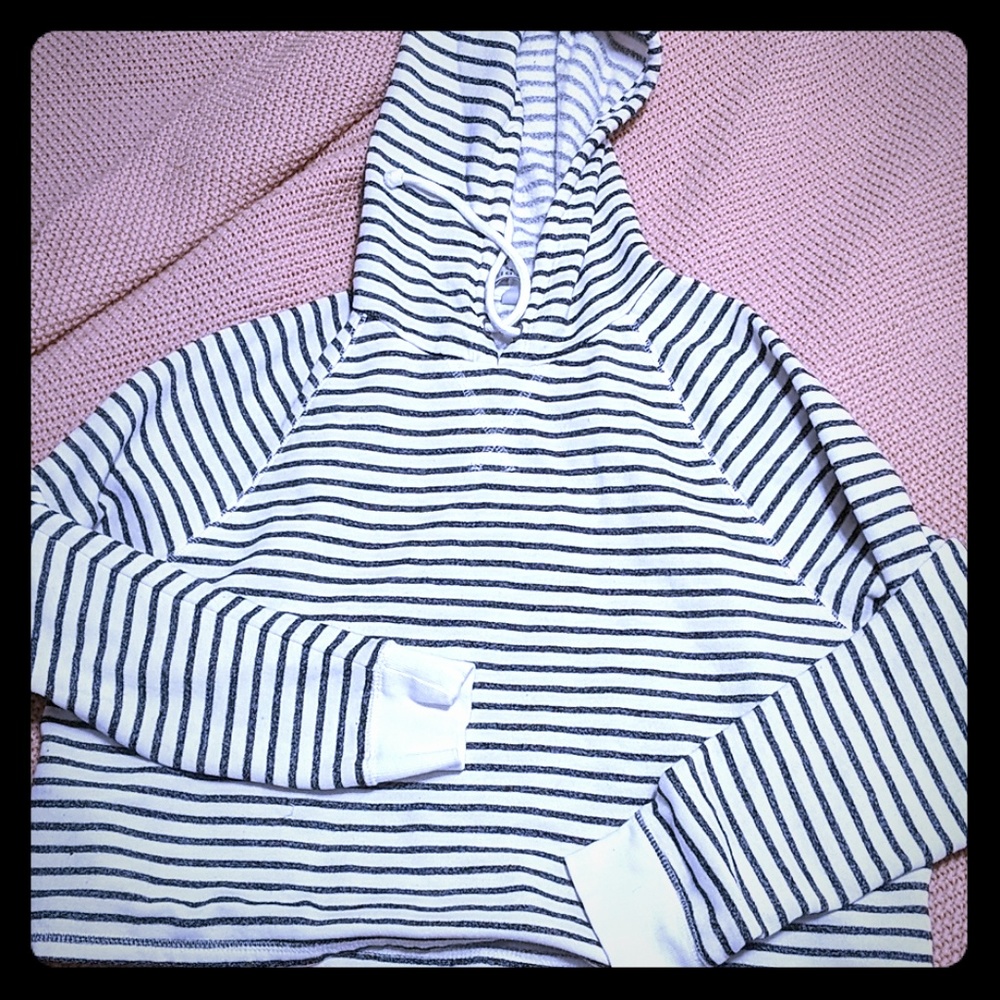 H&M Cropped sweatshirt